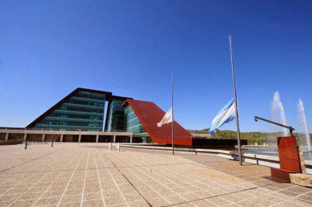 El gobernador Poggi decret� dos d�as de duelo por el fallecimiento de Carlos Juan Rodr�guez Sa�