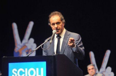 Scioli re�ne al PJ bonaerense para sellar la 