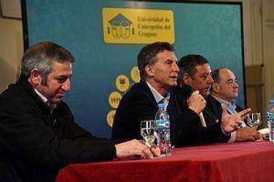 Macri sigue con seducci�n de votos por el interior