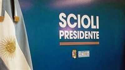 Scioli cambi� su afiche de campa�a para dar un giro