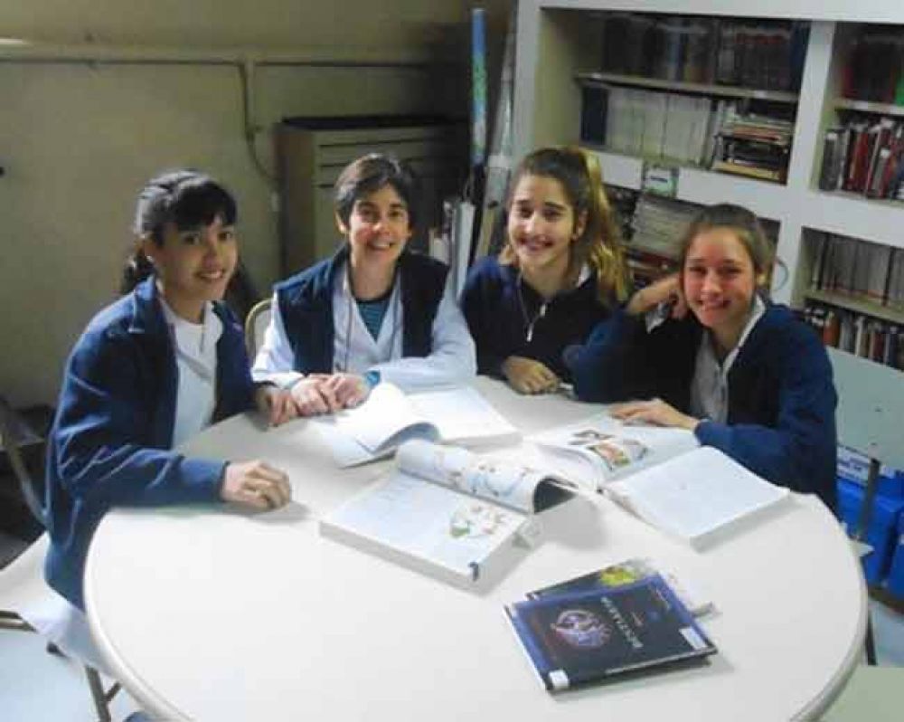 Alumnas al nacional de la Olimp�ada Argentina de Biolog�a