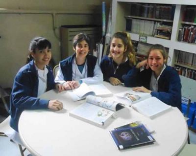 Alumnas al nacional de la Olimp�ada Argentina de Biolog�a