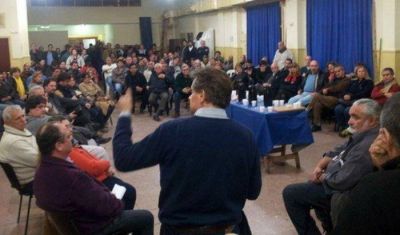 Multitudinaria reuni�n del peronismo marplatense en apoyo a Gustavo Pulti