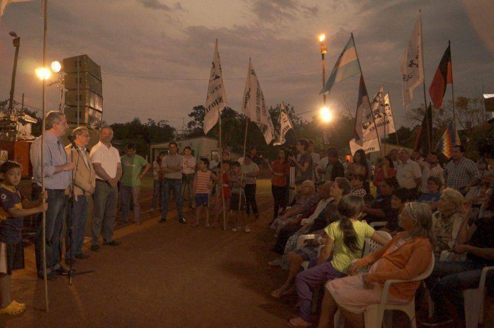 Passalacqua. �El 25 de octubre debemos decidir el futuro para los chicos o volver a los �90�