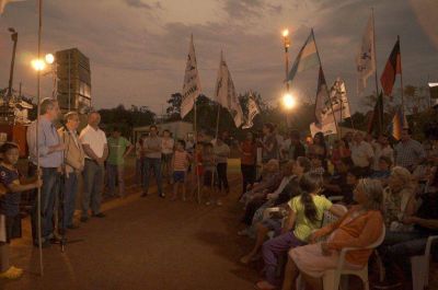 Passalacqua. �El 25 de octubre debemos decidir el futuro para los chicos o volver a los �90�