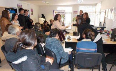 Renatea entreg� diplomas de curso
