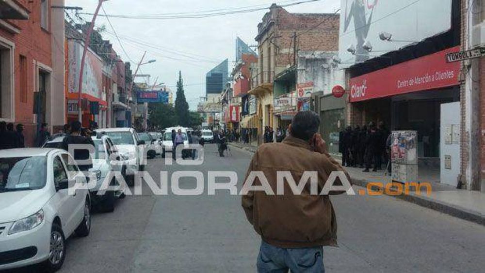 Realizaron simulacro de toma de rehenes en pleno centro