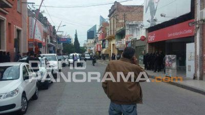 Realizaron simulacro de toma de rehenes en pleno centro