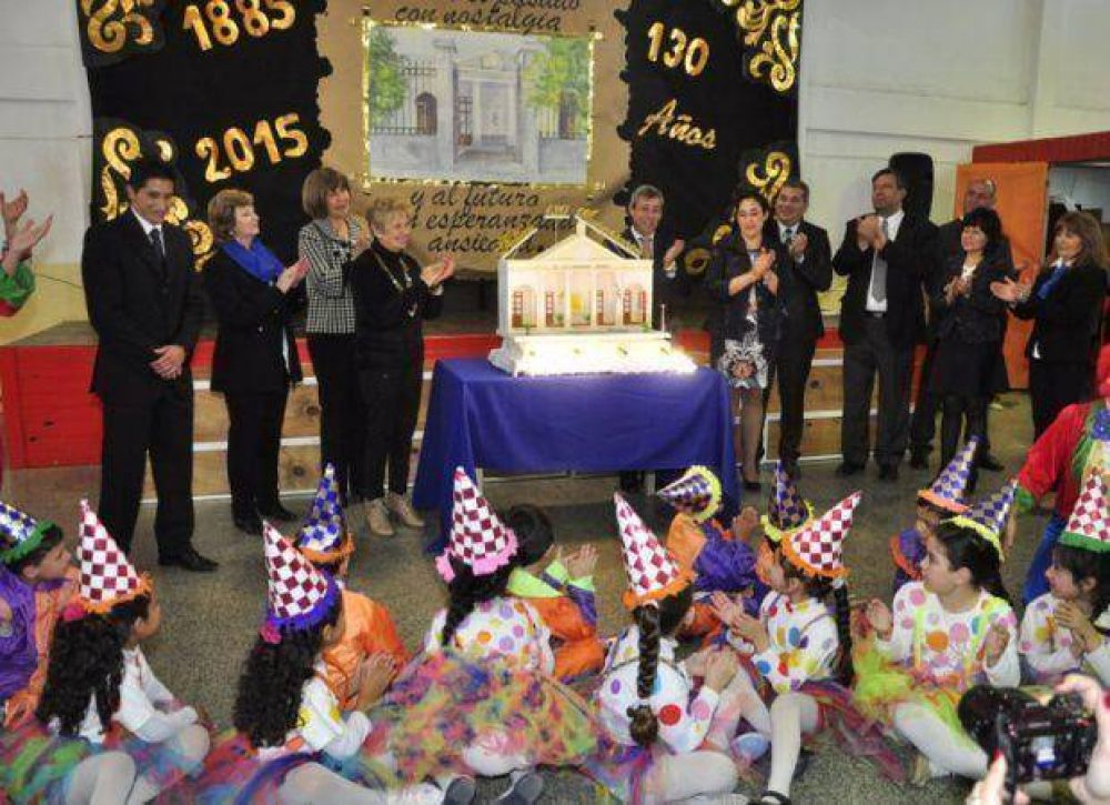 La escuela Bernardino Rivadavia festej� sus ciento treinta a�os