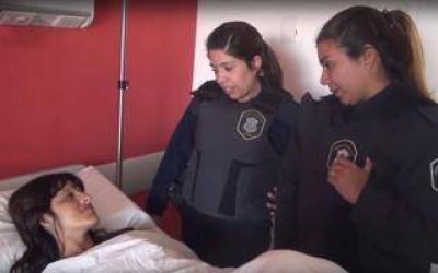 Mor�n: Dio a luz arriba de un patrullero