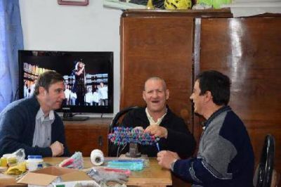 Luciani visit� distintas instituciones y entreg� equipamientos