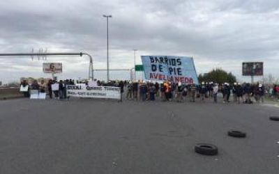 Corte en la Autopista Buenos Aires - La Plata a la altura de Dock Sud