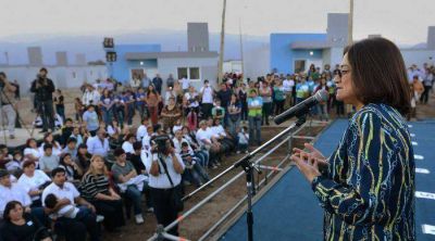 Luc�a inaugurar� obras esenciales en tres departamentos