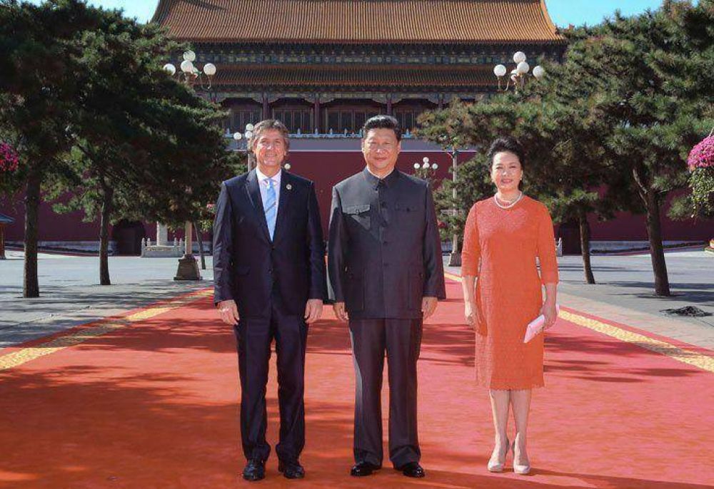 Boudou sali del freezer oficial con una visita a China