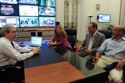 M�nica con An�bal Fern�ndez: �Planteamos los temas de urgente realizaci�n�