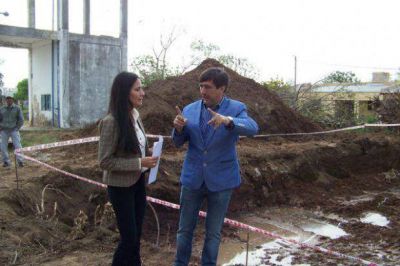 Comenz� la obra para la construcci�n de una cisterna que proveer� agua a Pinedo