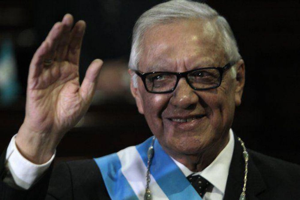 El nuevo presidente de Guatemala pidi� la renuncia de funcionarios y ministros