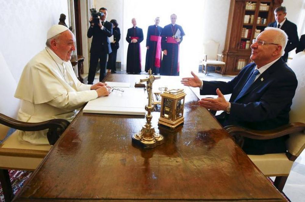 El Papa invita a Rivlin a poner en marcha «negociaciones directas con los palestinos»
