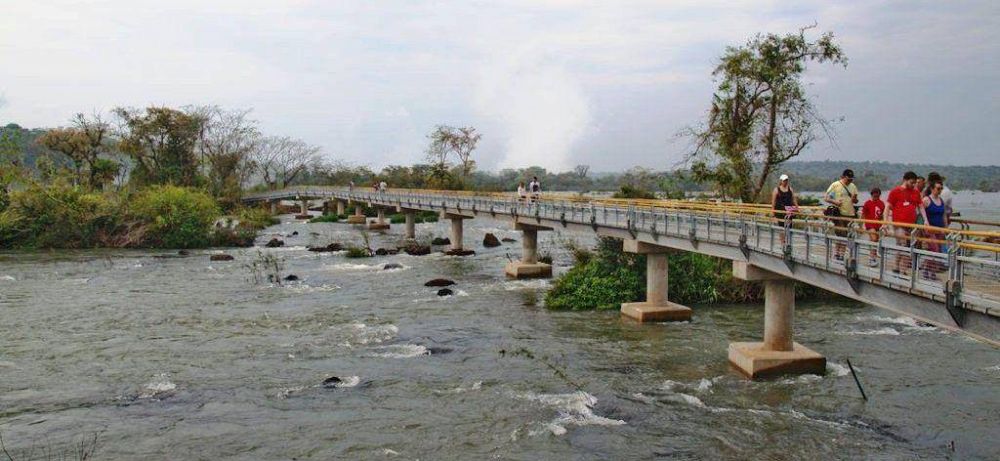 Cataratas sum� mil metros de pasarela en el circuito Superior y ahora se llega a nuevos lugares