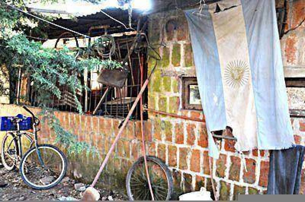 Horror en casa de Las Dalias: un hombre mantuvo cautivos a su esposa y su hijo por dos a�os