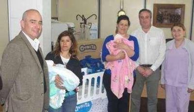 El intendente Echeverr�a acompa�� entrega de Qunita