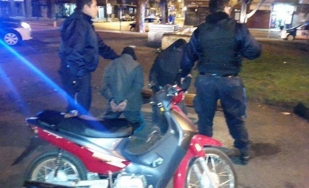 Detienen a dos personas que asaltaron una estaci�n de servicio
