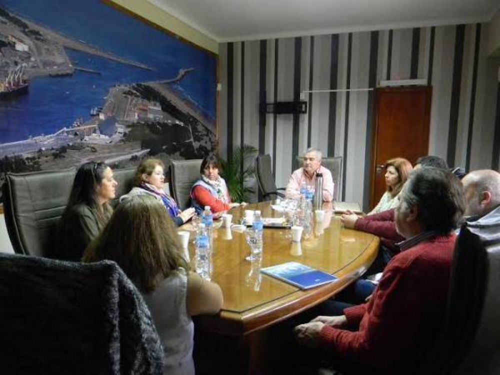 Goicoechea se comprometi� con el servicio de emergencia sanitaria de establecimientos educativos de Quequ�n