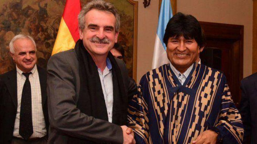 Tras la reuni�n de Rossi con Evo, Bolivia comprar�a radares y aviones a la Argentina