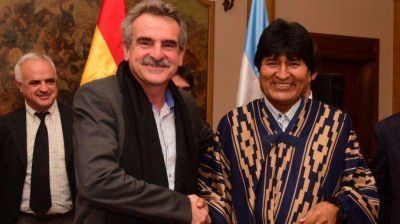 Tras la reuni�n de Rossi con Evo, Bolivia comprar�a radares y aviones a la Argentina