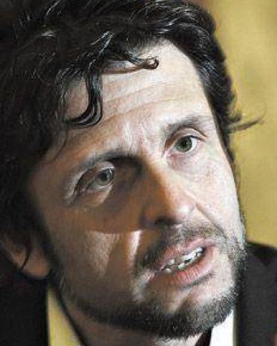 �La pyme precisa al Estado, la corporaci�n lo enfrenta�