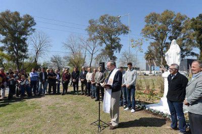 Se realiz� la entronizaci�n de la Virgen Medalla Milagrosa en Tigre