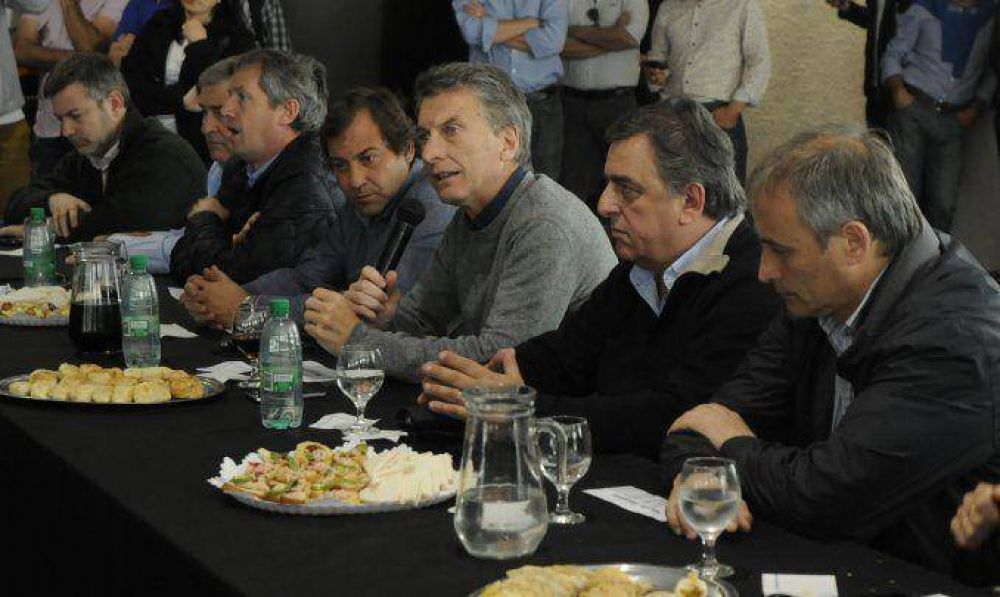 En C�rdoba, Macri busca seducir a los votantes de De la Sota