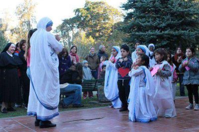 El obispo record� a la beata Teresa de Calcuta en su d�a