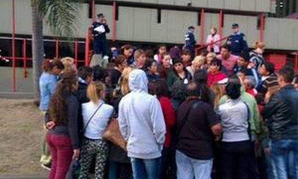 Nueva C�rdoba: denuncian �razzia� policial por casos de �pira�as�