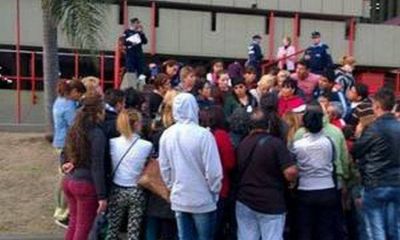 Nueva C�rdoba: denuncian �razzia� policial por casos de �pira�as�