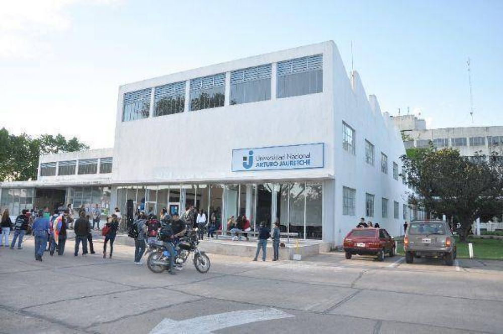 Intent� violar a una compa�era de la universidad