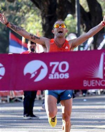 Una vez m�s, el medio marat�n fue r�cord y fiesta en las calles