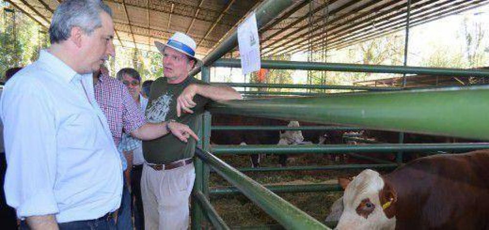 Passalacqua acompa�� a los agricultores en la celebraci�n de su 21 Fiesta provincial, en Andresito
