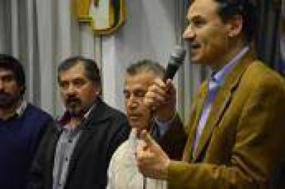La Plata: M�s apoyo a Bruera de sectores peronistas