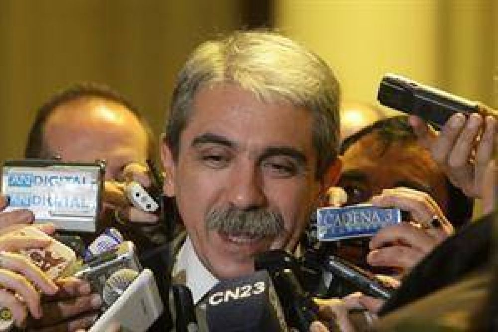 Pol�mica reacci�n de An�bal al desaf�o de Carri�: 