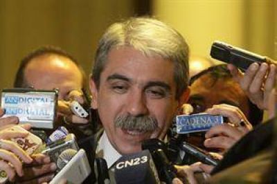 Pol�mica reacci�n de An�bal al desaf�o de Carri�: 