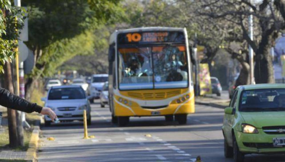 No habr� paro de colectivos el martes en C�rdoba
