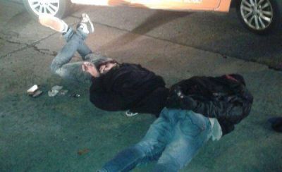 Atrapan a dos j�venes armados que robaron una despensa