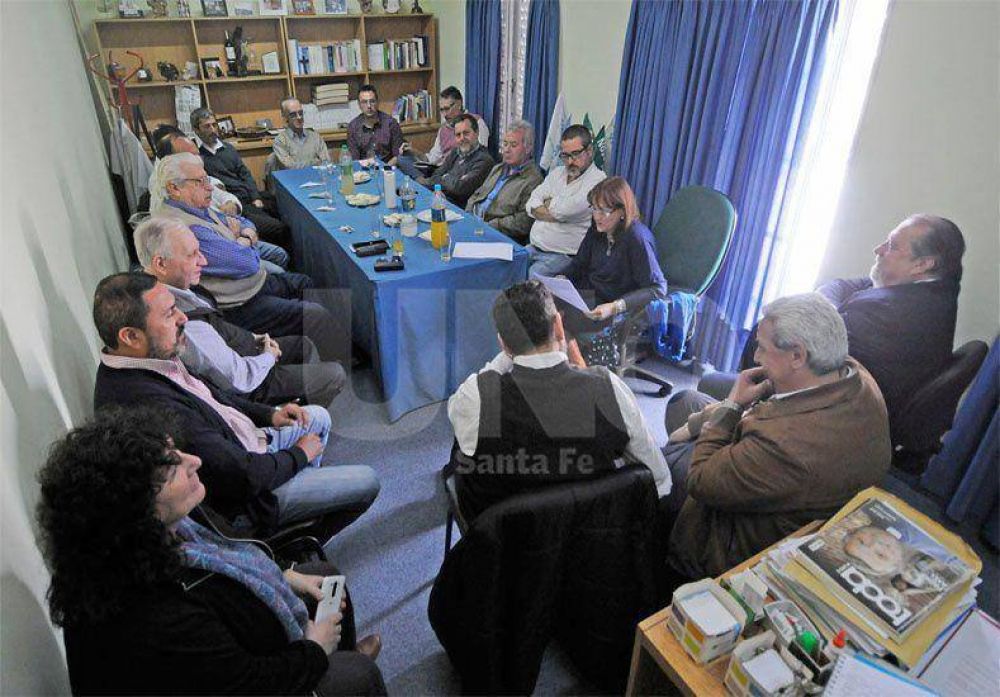Los gremios estatales de la provincia de Santa Fe rechazan cualquier reforma previsional