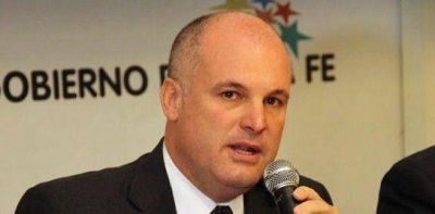 Henn desminti� al ministro Alak