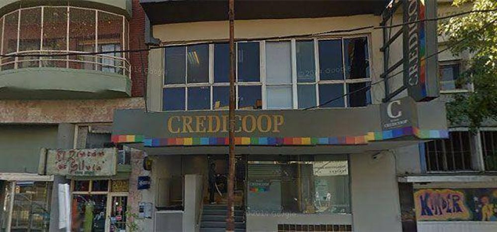 Robaron un banco Credicoop en Lan�s