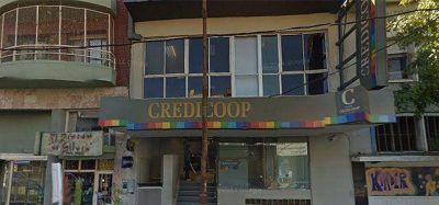 Robaron un banco Credicoop en Lan�s