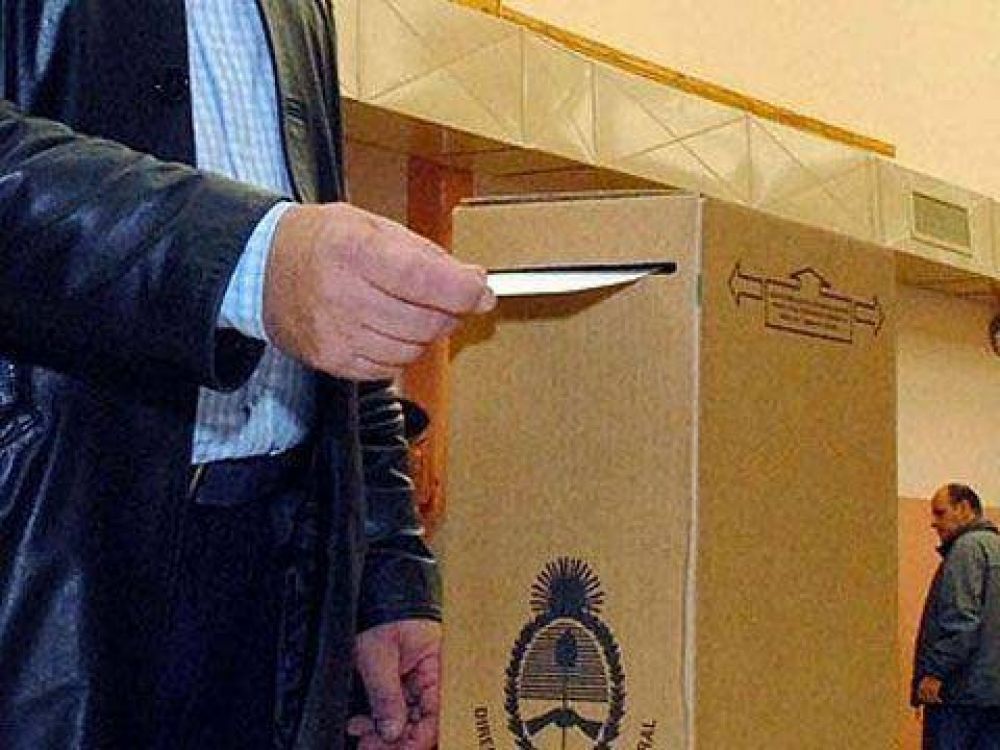 Son diecis�is los candidatos a diputado por pueblo