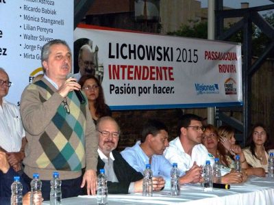 Junto a Hugo Passalacqua, Luis Lichowski presentó sus candidatos a concejales de Posadas