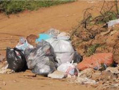 En el barrio Santa Cecilia reclaman operativos de limpieza